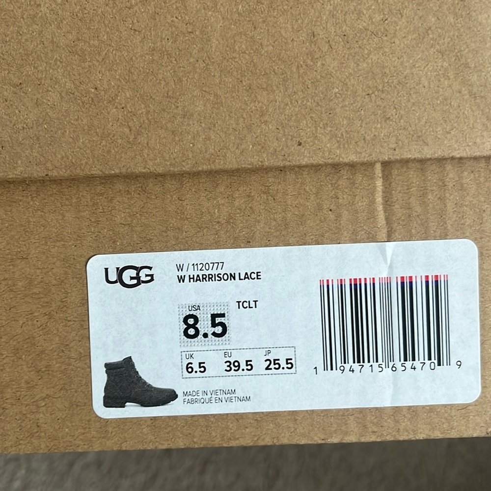UGG Harrison Lace boots 8.5 - Picture 6 of 6